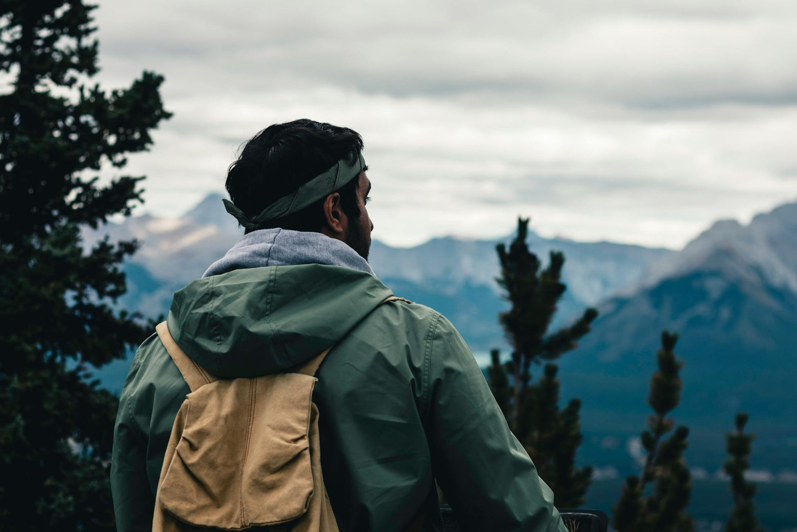 Waterproof Breathable vs Breathable Outdoor Clothing: Which Should You Choose?