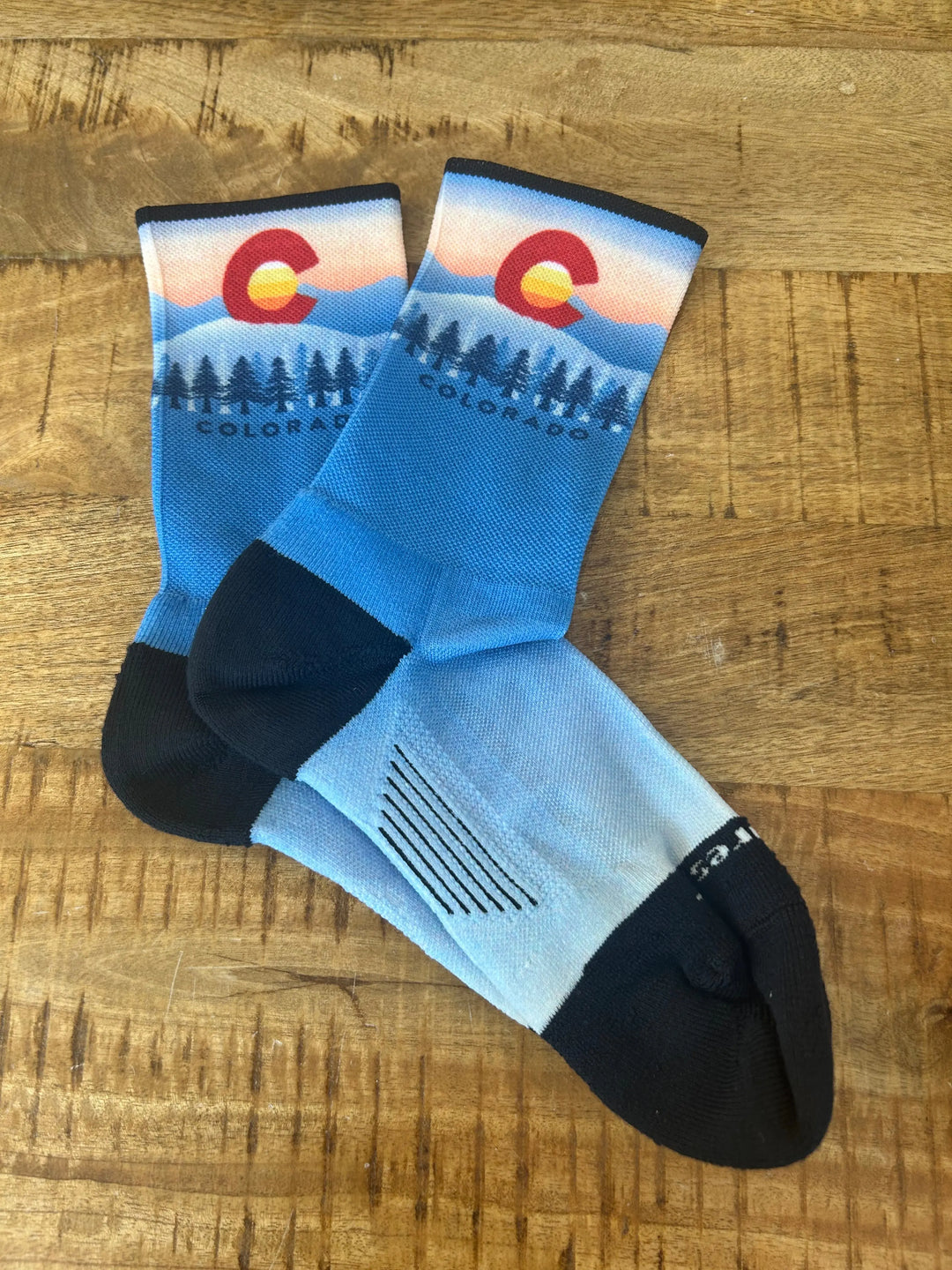 Feetures Elite Light Cushion Mini Crew Colorado Sock Feetures