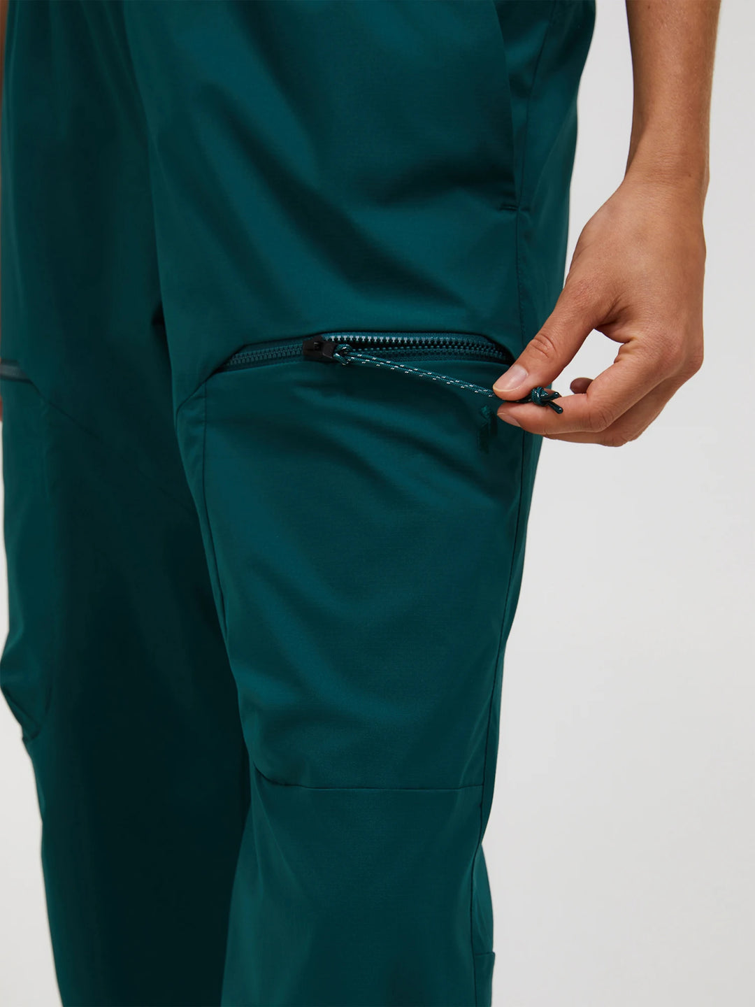 Peak Performance Outdoor Cargo Pants Women