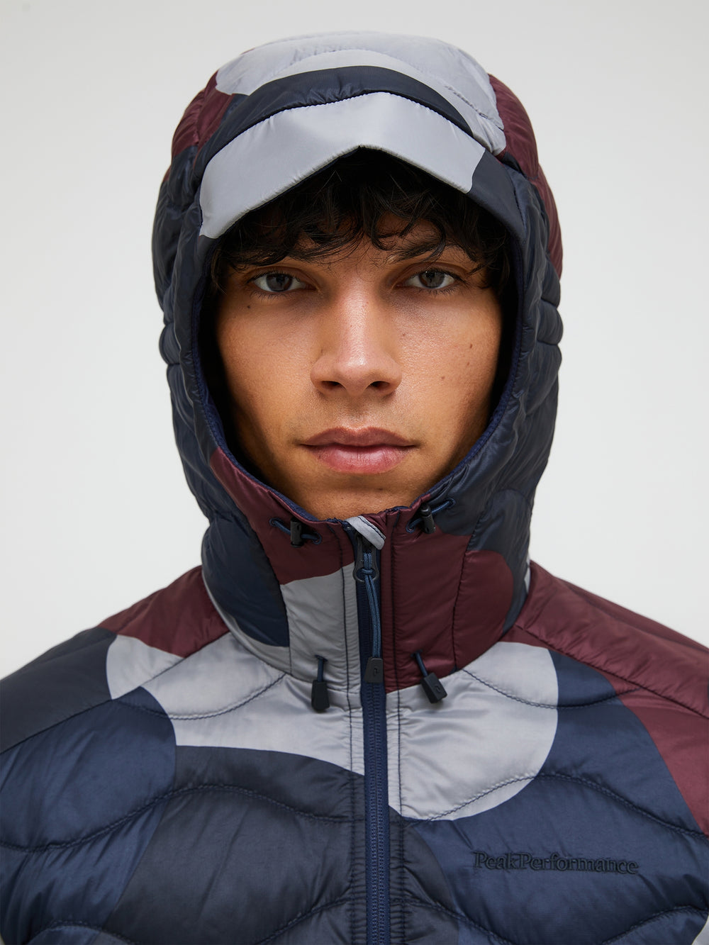 Peak Performance Men's Helium AOP Down Hooded Jacket