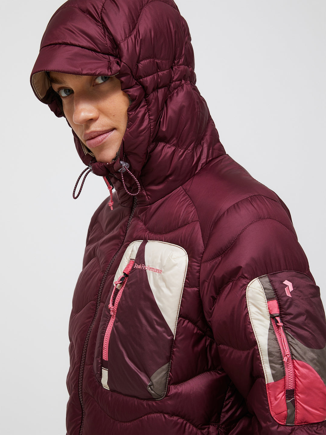 Peak Performance Women's Helium AOP Utility Down Hood Jacket