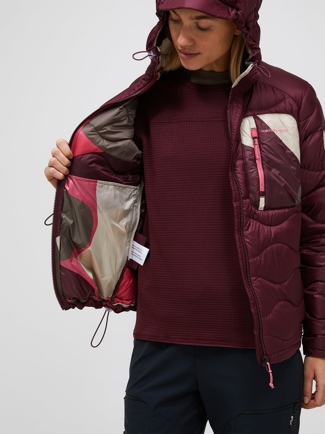 Peak Performance Women's Helium AOP Utility Down Hood Jacket