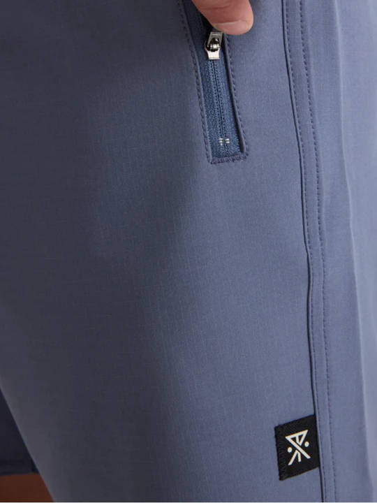 Venture Hybrid Trunk