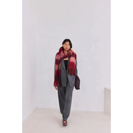 The Reykjavik Scarf - Burgundy check Arctic Fox & Co. - North America