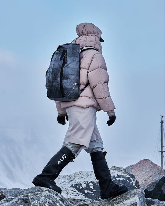 Weigh Lighter Hugger Backpack 30L