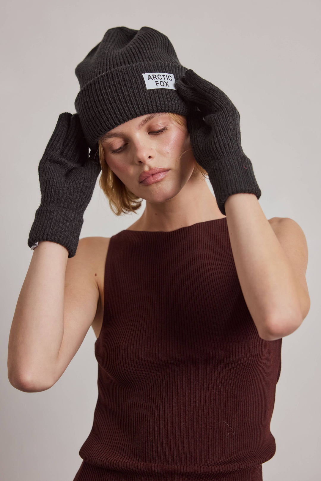 Arctic Fox Bottle Gloves - Black Onyx