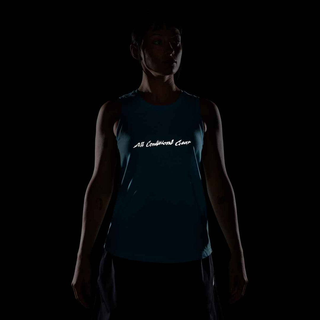 Solar Chase Tank