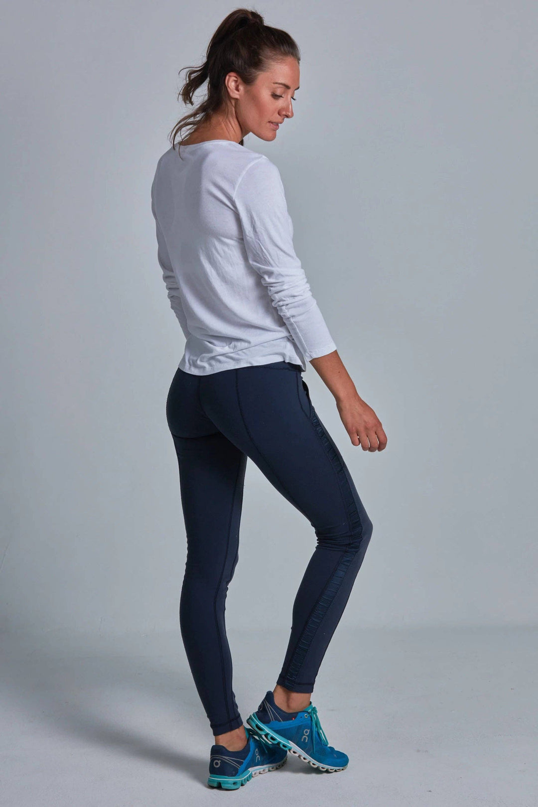 ONNO Long Sleeve Bamboo T-Shirt