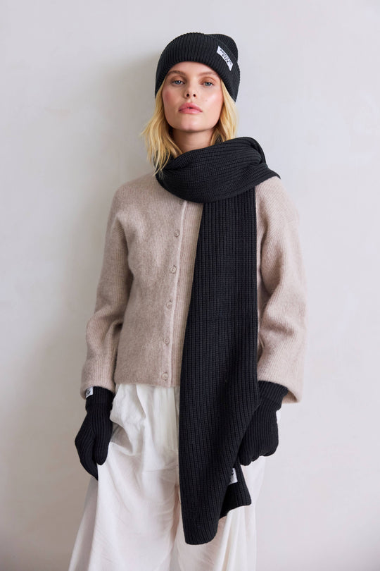 Arctic Fox Bottle Scarf - Black Onyx